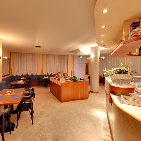 Hotel Rosa อาบาโนแตร์เม ภายนอก รูปภาพ