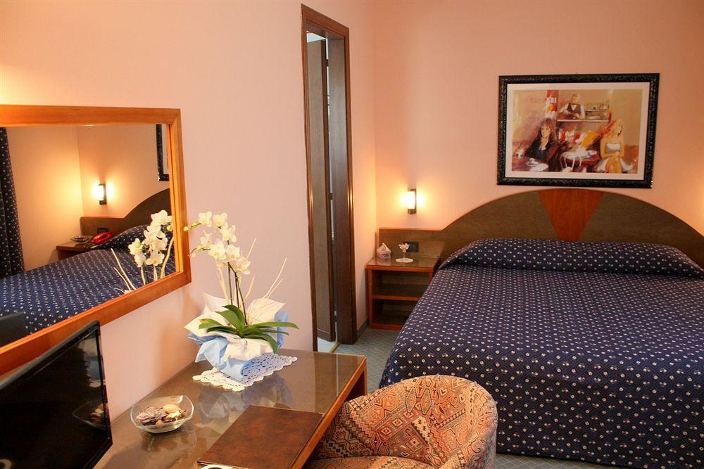 Hotel Rosa อาบาโนแตร์เม ภายนอก รูปภาพ