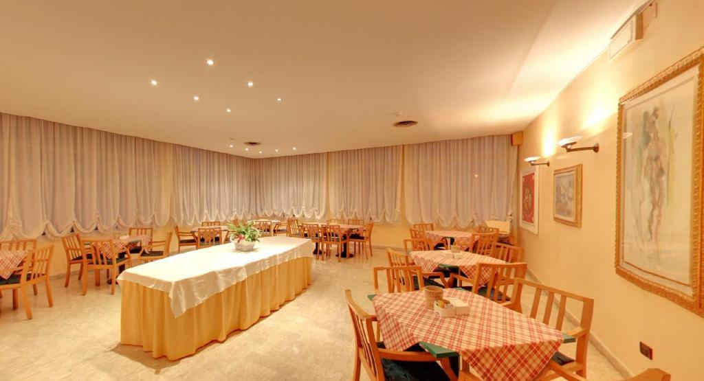 Hotel Rosa อาบาโนแตร์เม ภายนอก รูปภาพ